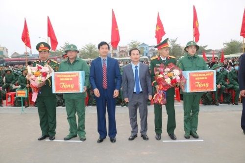 Huyện Hoằng Hóa (Thanh Hóa) long trọng tổ chức lễ giao nhận quân năm 2025 Huyện Hoằng Hóa (Thanh Hóa) long trọng tổ chức lễ giao nhận quân năm 2025