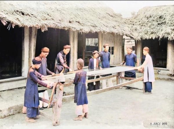 Hai làng nghề Gốm sứ Bát Tràng và Dệt lụa Vạn Phúc là thành viên Mạng lưới các Thành phố thủ công sáng tạo toàn cầu