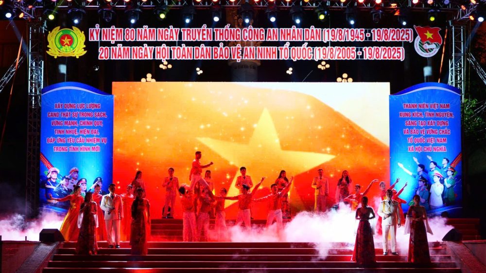 Tuyên dương 80 gương công an xã, phường, thị trấn có thành tích xuất sắc Tuyên dương 80 gương công an xã, phường, thị trấn có thành tích xuất sắc