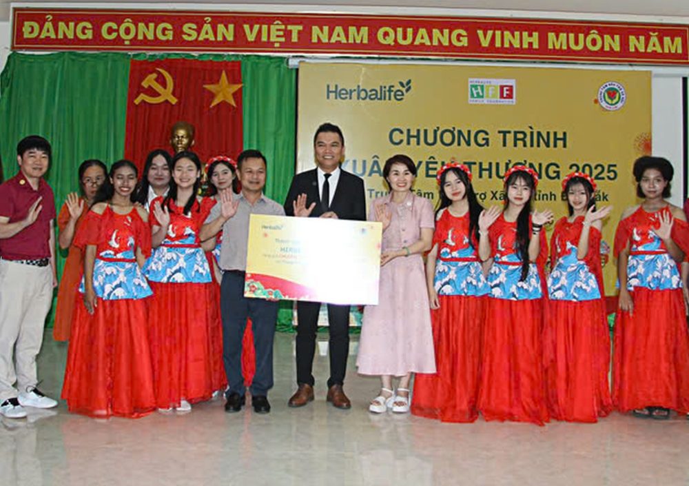 Chuỗi chương trình thường niên “Xuân Yêu Thương” cho trẻ em và người cao tuổi có hoàn cảnh khó khăn Chuỗi chương trình thường niên “Xuân Yêu Thương” cho trẻ em và người cao tuổi có hoàn cảnh khó khăn