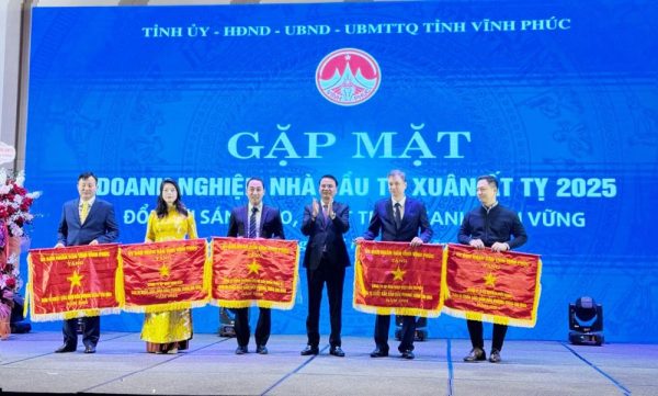 Vĩnh Phúc: Doanh nghiệp đồng hành cùng chính quyền Vĩnh Phúc: Doanh nghiệp đồng hành cùng chính quyền