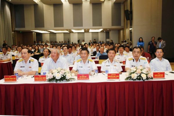 Công ty cổ phần Tân cảng miền Trung đón nhận Bằng khen của Bộ Quốc phòng và tỉnh Bình Định