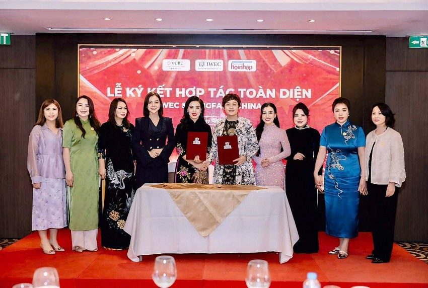 Diễn đàn kinh tế Nữ doanh nhân trong kỷ nguyên vươn mình của dân tộc Diễn đàn kinh tế Nữ doanh nhân trong kỷ nguyên vươn mình của dân tộc