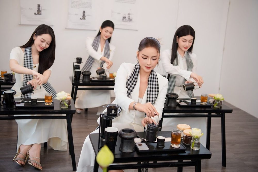 Người đẹp Việt làm đại sứ quảng bá Lễ hội cà phê Buôn Ma Thuột Người đẹp Việt làm đại sứ quảng bá Lễ hội cà phê Buôn Ma Thuột