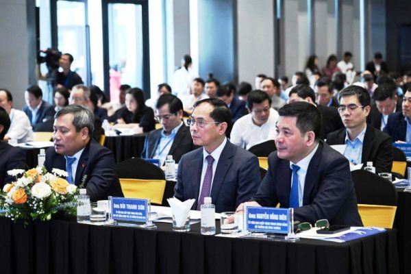 Phát triển công nghiệp hỗ trợ ngành cơ khí Việt Nam gắn với sản xuất, lắp ráp ô tô trong nước, phát triển hệ thống đường sắt Việt Nam Phát triển công nghiệp hỗ trợ ngành cơ khí Việt Nam gắn với sản xuất, lắp ráp ô tô trong nước, phát triển hệ thống đường sắt Việt Nam