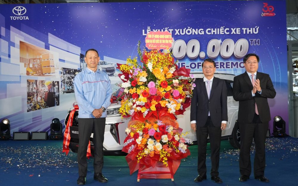 Toyota Việt Nam chính thức trở thành công ty đầu tiên có tổng sản lượng sản xuất đạt 700.000 xe tại Việt Nam Toyota Việt Nam chính thức trở thành công ty đầu tiên có tổng sản lượng sản xuất đạt 700.000 xe tại Việt Nam