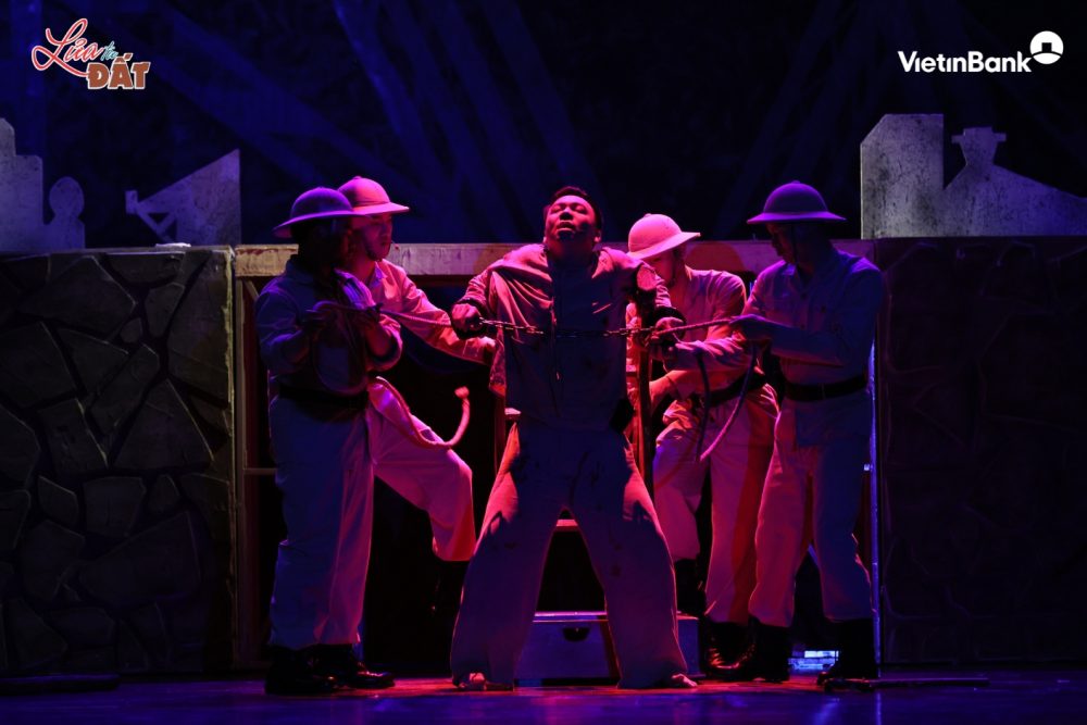Công diễn thành công vở nhạc kịch “Lửa từ Đất”