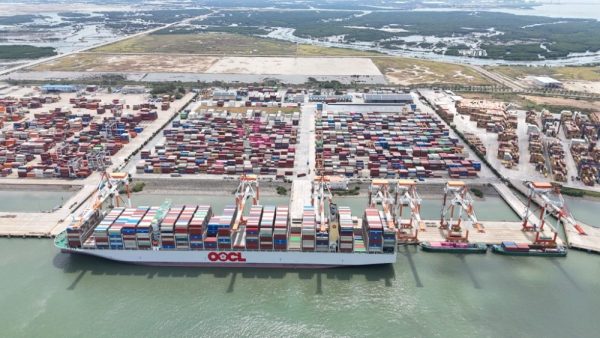 Cảng Tân Cảng - Cái Mép Thị Vải chào đón thành công chuyến tàu có tải trọng 166.000 DWT đầu tiên