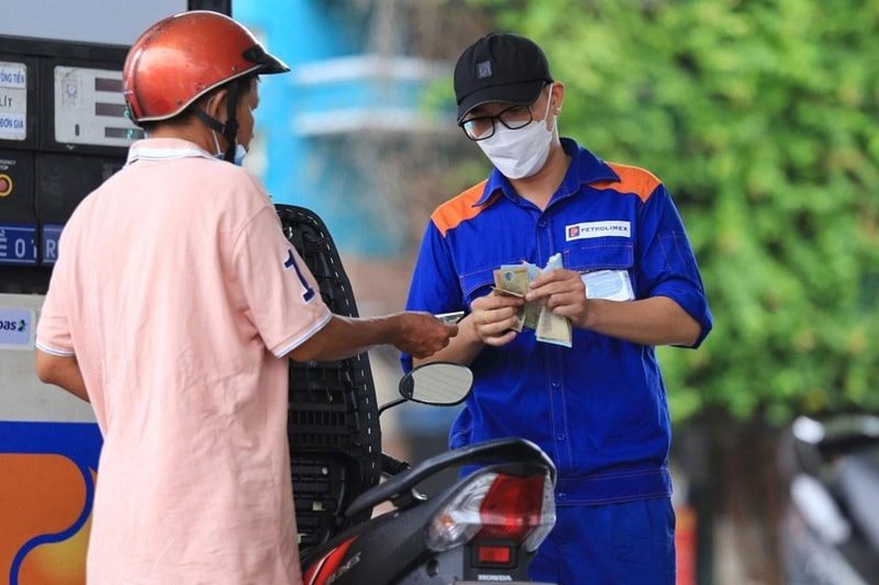 Trao quyền để doanh nghiệp tự quyết giá xăng dầu: Vẫn còn nhiều băn khoăn Trao quyền để doanh nghiệp tự quyết giá xăng dầu: Vẫn còn nhiều băn khoăn