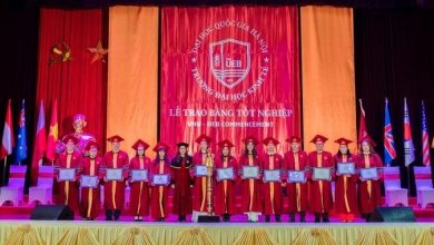 UEB trao 12 học bổng toàn phần cho thạc sĩ ngành Kinh tế Chính trị