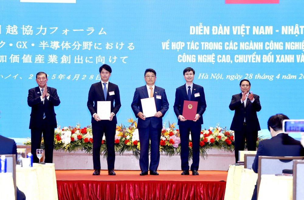 Việt Nam – Nhật Bản ký kết hợp tác trong các ngành công nghiệp chiến lược Việt Nam – Nhật Bản ký kết hợp tác trong các ngành công nghiệp chiến lược