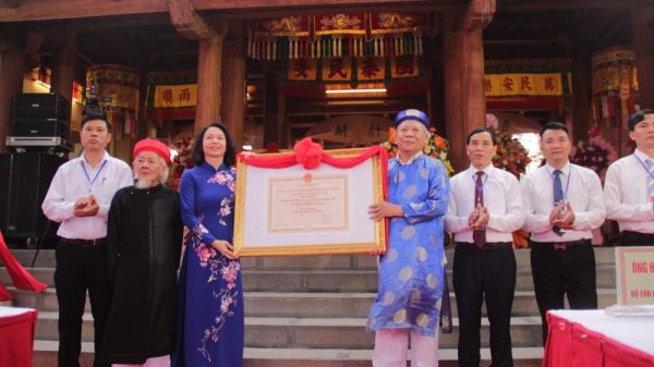 Lễ đón nhận danh hiệu Di sản văn hóa phi vật thể quốc gia và nghề truyền thống Hà Nội làng Dương Nội Lễ đón nhận danh hiệu Di sản văn hóa phi vật thể quốc gia và nghề truyền thống Hà Nội làng Dương Nội