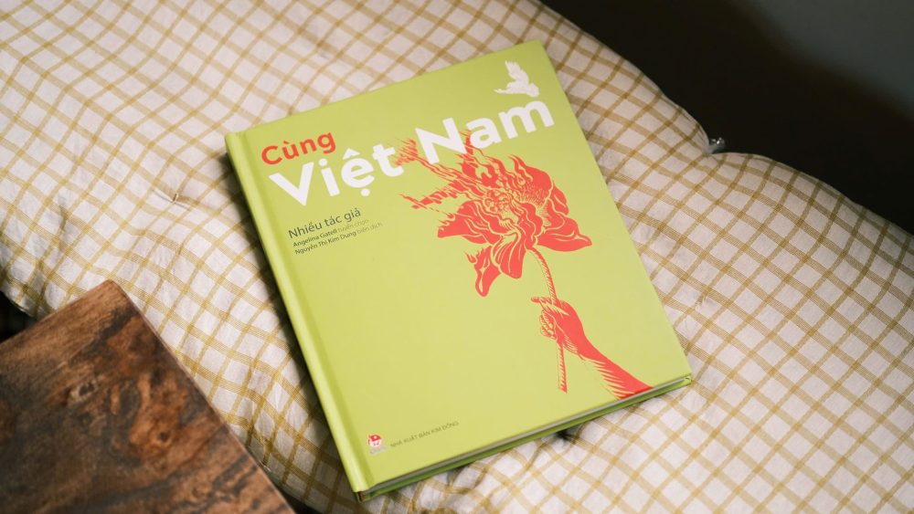 Tập thơ “Cùng Việt Nam” - Biểu tượng sống động của tình hữu nghị và đoàn kết Việt Nam – Tây Ban Nha Tập thơ “Cùng Việt Nam” - Biểu tượng sống động của tình hữu nghị và đoàn kết Việt Nam – Tây Ban Nha