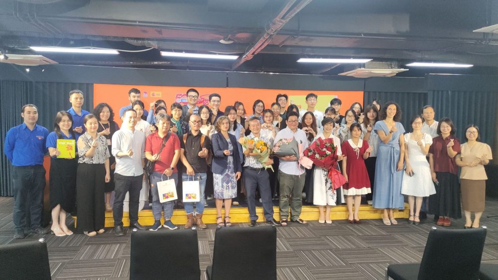 Tập thơ “Cùng Việt Nam” - Biểu tượng sống động của tình hữu nghị và đoàn kết Việt Nam – Tây Ban Nha