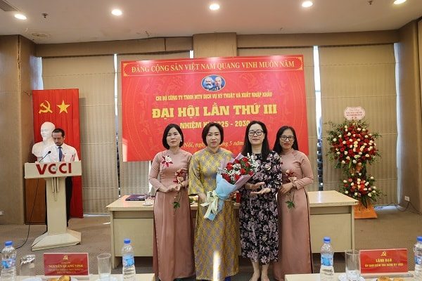 Từ thực tiễn doanh nghiệp, ba Chi bộ VCCI khẳng định vai trò hạt nhân chính trị Từ thực tiễn doanh nghiệp, ba Chi bộ VCCI khẳng định vai trò hạt nhân chính trị
