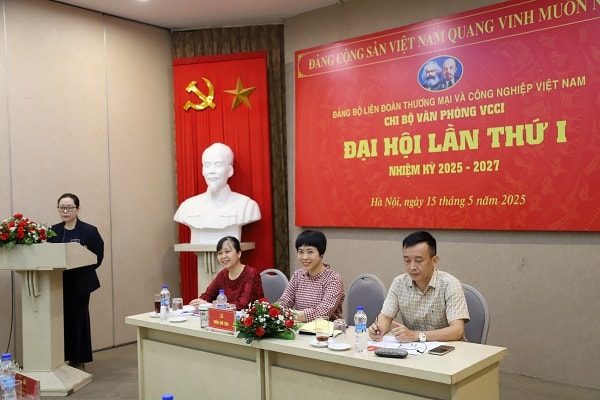 Củng cố hạt nhân chính trị, nâng tầm công tác tổ chức tại VCCI Củng cố hạt nhân chính trị, nâng tầm công tác tổ chức tại VCCI