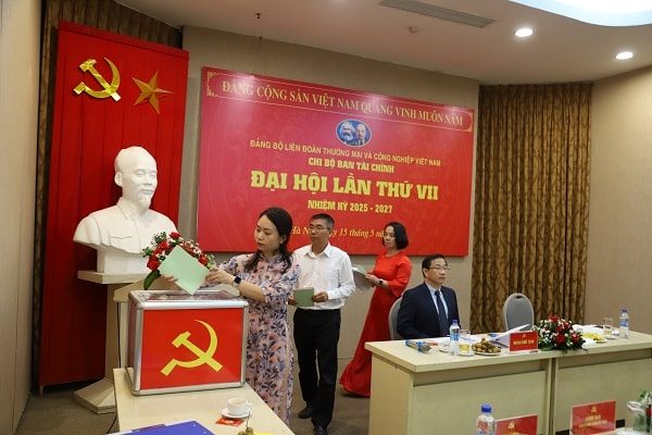 Củng cố hạt nhân chính trị, nâng tầm công tác tổ chức tại VCCI