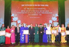 Trao giải thưởng sáng tác văn học, nghệ thuật về chủ đề học tập, làm theo Bác