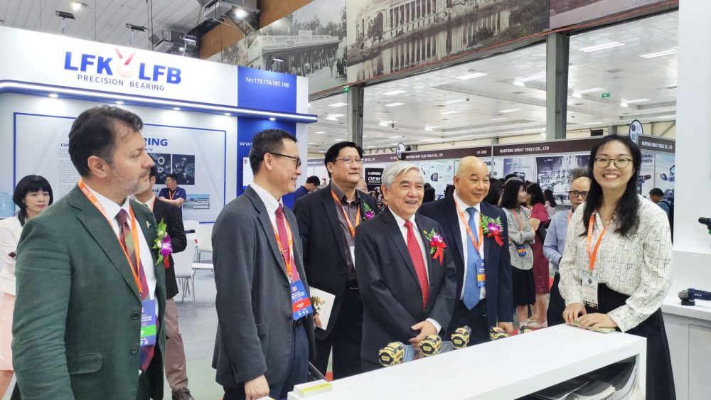 Khai mạc Triển lãm Quốc tế về Máy móc, Thiết bị, Công nghệ và Sản phẩm Công nghiệp lần thứ 21 - Vinamac Expo 2025 Khai mạc Triển lãm Quốc tế về Máy móc, Thiết bị, Công nghệ và Sản phẩm Công nghiệp lần thứ 21 - Vinamac Expo 2025