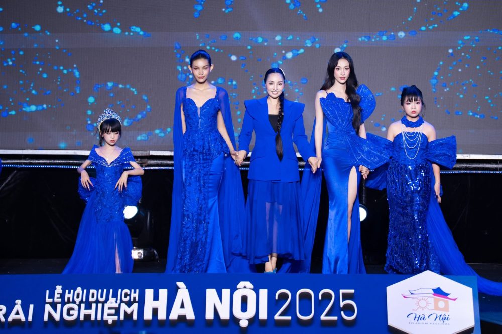 NTK Châu Loan gây ấn tượng mạnh mẽ tại Lễ hội du lịch Hà Nội năm 2025 với 2 bộ sưu tập 