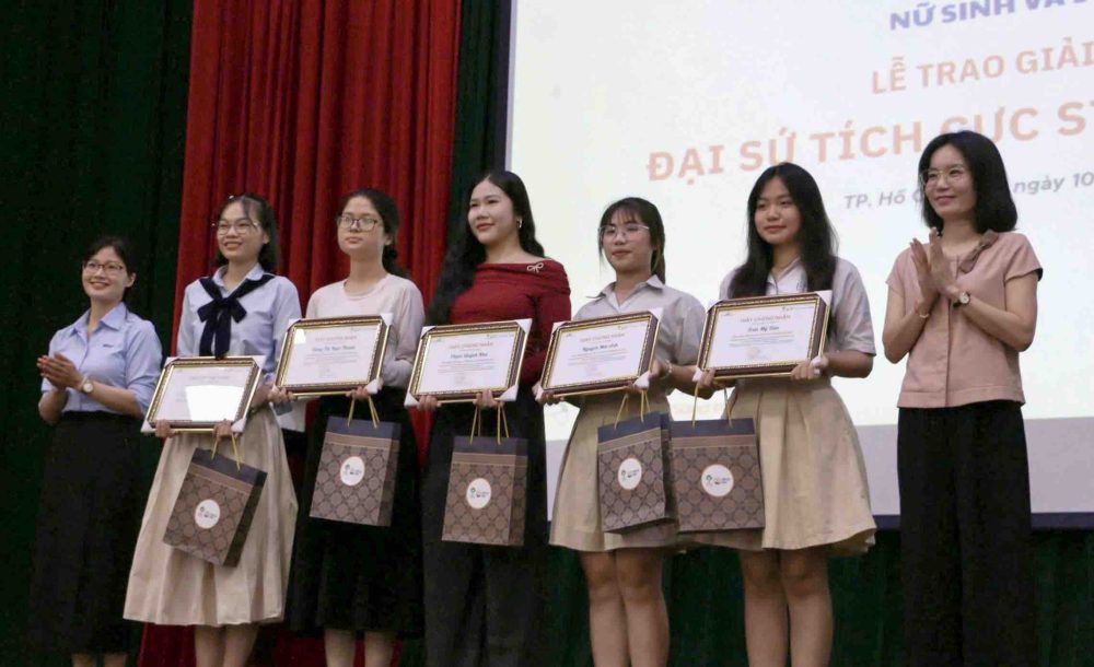 “Nữ sinh và STEM” năm 2025: Khơi nguồn sáng tạo, trao quyền bứt phá
