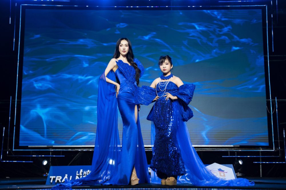 NTK Châu Loan gây ấn tượng mạnh mẽ tại Lễ hội du lịch Hà Nội năm 2025 với 2 bộ sưu tập 