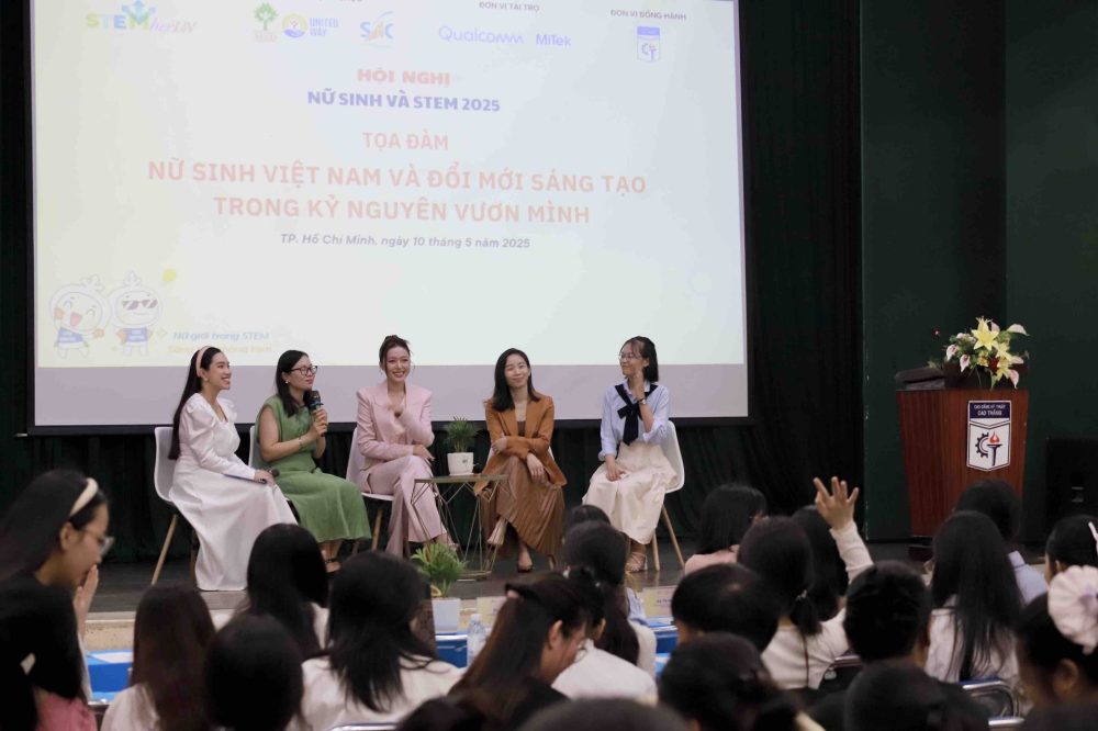 “Nữ sinh và STEM” năm 2025: Khơi nguồn sáng tạo, trao quyền bứt phá “Nữ sinh và STEM” năm 2025: Khơi nguồn sáng tạo, trao quyền bứt phá