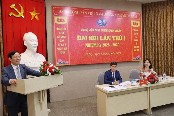 Gắn công tác Đảng với khát vọng phát triển doanh nghiệp – doanh nhân Việt Nam Gắn công tác Đảng với khát vọng phát triển doanh nghiệp – doanh nhân Việt Nam