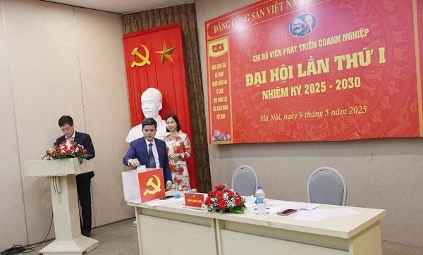 Gắn công tác Đảng với khát vọng phát triển doanh nghiệp – doanh nhân Việt Nam Gắn công tác Đảng với khát vọng phát triển doanh nghiệp – doanh nhân Việt Nam