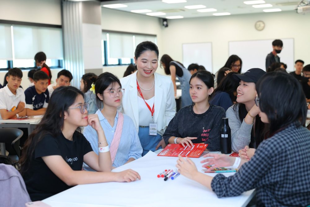 Người tiêu dùng dịch chuyển mạnh mẽ sang không gian số, doanh nghiệp săn đón nhân sự ngành Digital Marketing Người tiêu dùng dịch chuyển mạnh mẽ sang không gian số, doanh nghiệp săn đón nhân sự ngành Digital Marketing