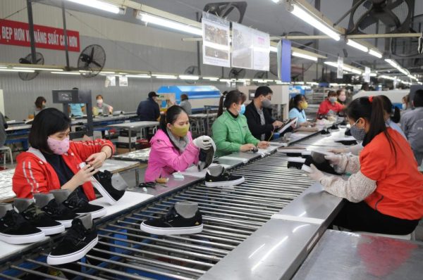 Công nghiệp hỗ trợ: Giải pháp giảm phụ thuộc nhập khẩu cho ngành da giày