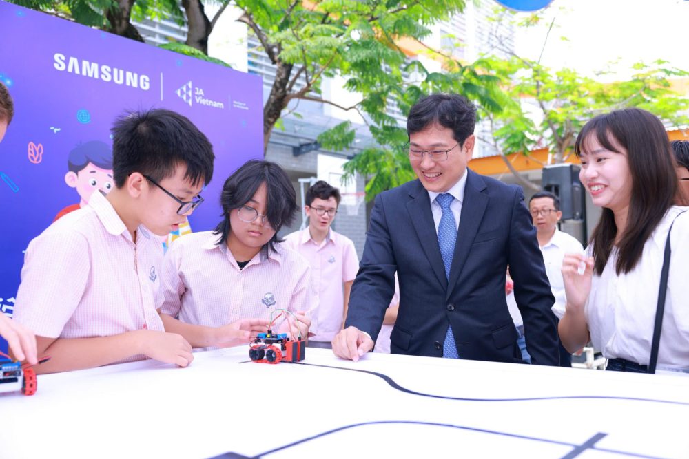 Khởi động Cuộc thi Samsung Solve for Tomorrow tại khu vực miền Nam