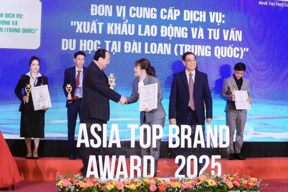 Hoa hậu Phượng Linh nhận giải thưởng “Sản phẩm & Dịch vụ chất lượng Châu Á 2025” Hoa hậu Phượng Linh nhận giải thưởng “Sản phẩm & Dịch vụ chất lượng Châu Á 2025”