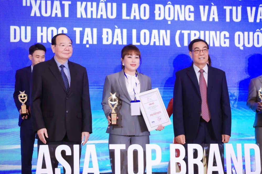 Hoa hậu Phượng Linh nhận giải thưởng “Sản phẩm & Dịch vụ chất lượng Châu Á 2025” Hoa hậu Phượng Linh nhận giải thưởng “Sản phẩm & Dịch vụ chất lượng Châu Á 2025”
