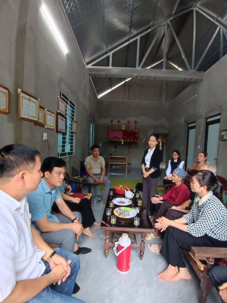 Tạp chí Diễn đàn Doanh nghiệp trao 5 nhà tình nghĩa tại Tuyên Quang, Lào Cai Tạp chí Diễn đàn Doanh nghiệp trao 5 nhà tình nghĩa tại Tuyên Quang, Lào Cai