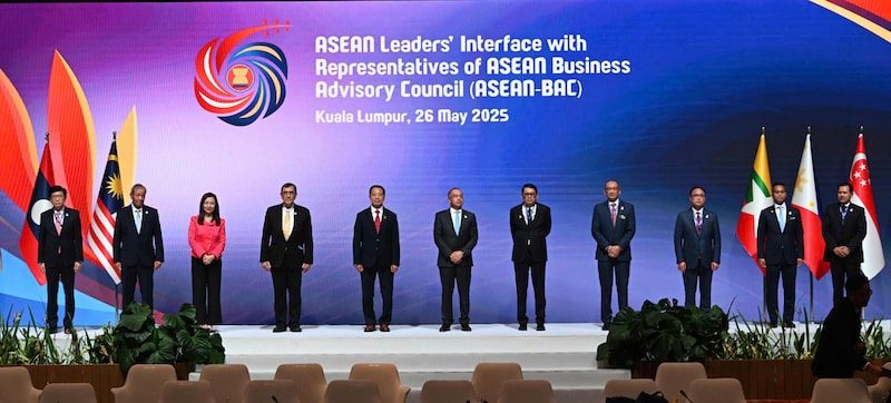ASEAN BAC xây dựng cộng đồng kinh tế khu vực vững mạnh ASEAN BAC xây dựng cộng đồng kinh tế khu vực vững mạnh