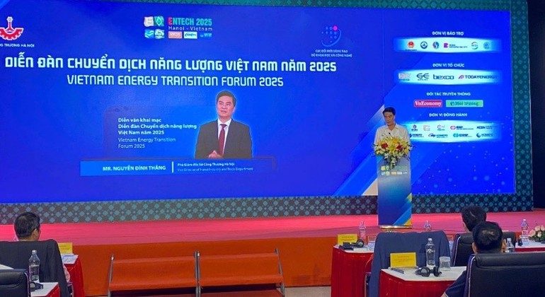 Diễn đàn Chuyển dịch Năng lượng Việt Nam 2025 hướng tới một hệ sinh thái năng lượng hiện đại, bền vững Diễn đàn Chuyển dịch Năng lượng Việt Nam 2025 hướng tới một hệ sinh thái năng lượng hiện đại, bền vững