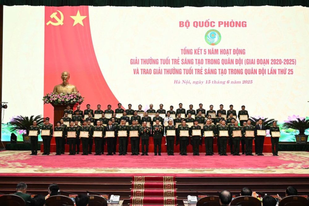 Viettel High Tech khẳng định năng lực công nghệ tại Giải thưởng Tuổi trẻ Sáng tạo trong Quân đội lần thứ 25 Viettel High Tech khẳng định năng lực công nghệ tại Giải thưởng Tuổi trẻ Sáng tạo trong Quân đội lần thứ 25