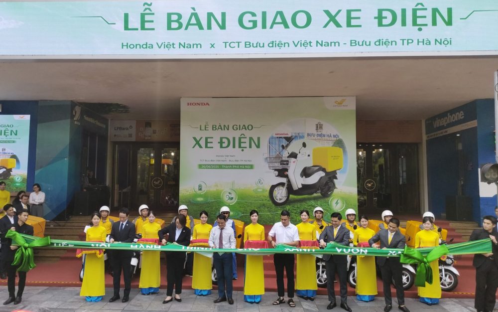 Honda Việt Nam tiếp tục bàn giao 205 xe máy điện cho Bưu điện Việt Nam Honda Việt Nam tiếp tục bàn giao 205 xe máy điện cho Bưu điện Việt Nam