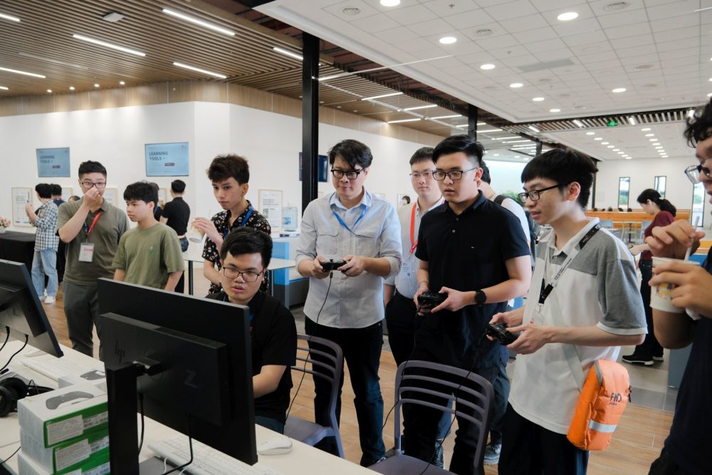 Sinh viên trường quốc tế làm loạt game thần tốc chỉ trong 48 giờ Sinh viên trường quốc tế làm loạt game thần tốc chỉ trong 48 giờ