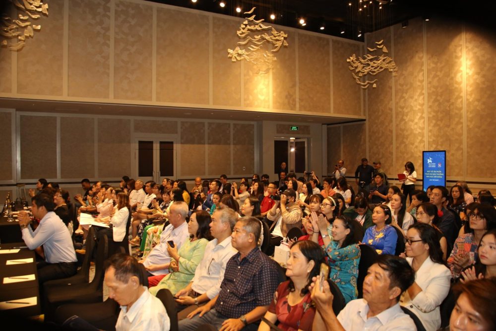 Trao giải Giải thưởng Văn học Kim Đồng lần thứ nhất Trao giải Giải thưởng Văn học Kim Đồng lần thứ nhất