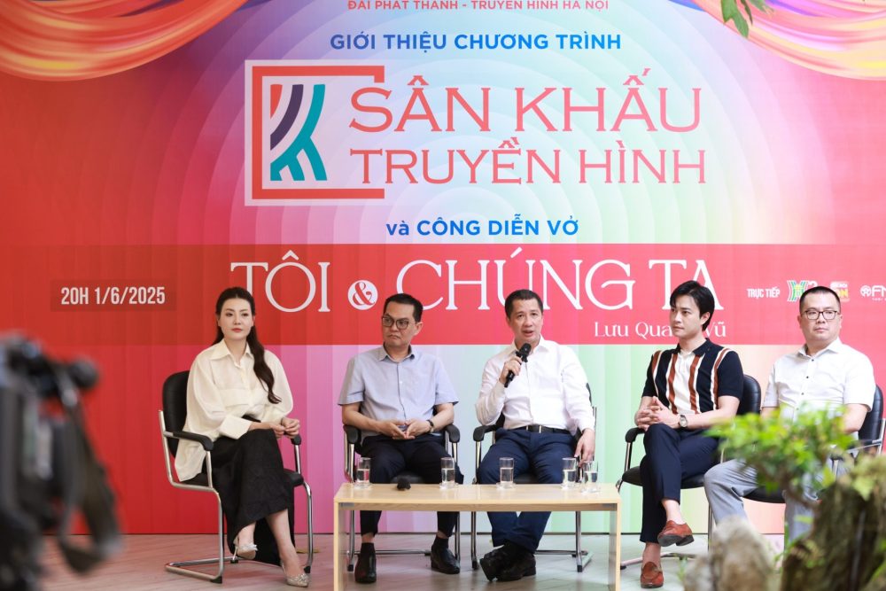 Đài Hà Nội ra mắt chương trình “Sân khấu truyền hình”, mở màn với vở kịch “Tôi và chúng ta” Đài Hà Nội ra mắt chương trình “Sân khấu truyền hình”, mở màn với vở kịch “Tôi và chúng ta”