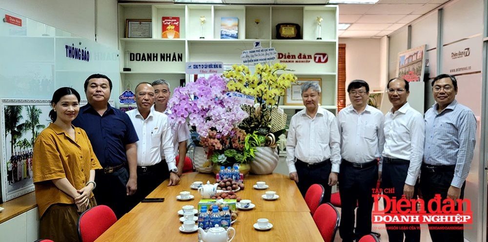 Tạp chí Diễn đàn Doanh nghiệp trân trọng cảm ơn Tạp chí Diễn đàn Doanh nghiệp trân trọng cảm ơn