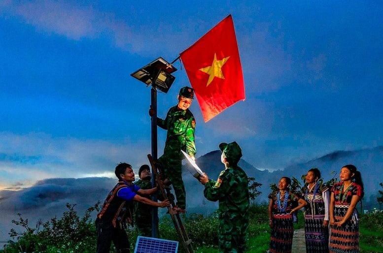 SỨC MẠNH CỦA ĐOÀN KẾT SỨC MẠNH CỦA ĐOÀN KẾT