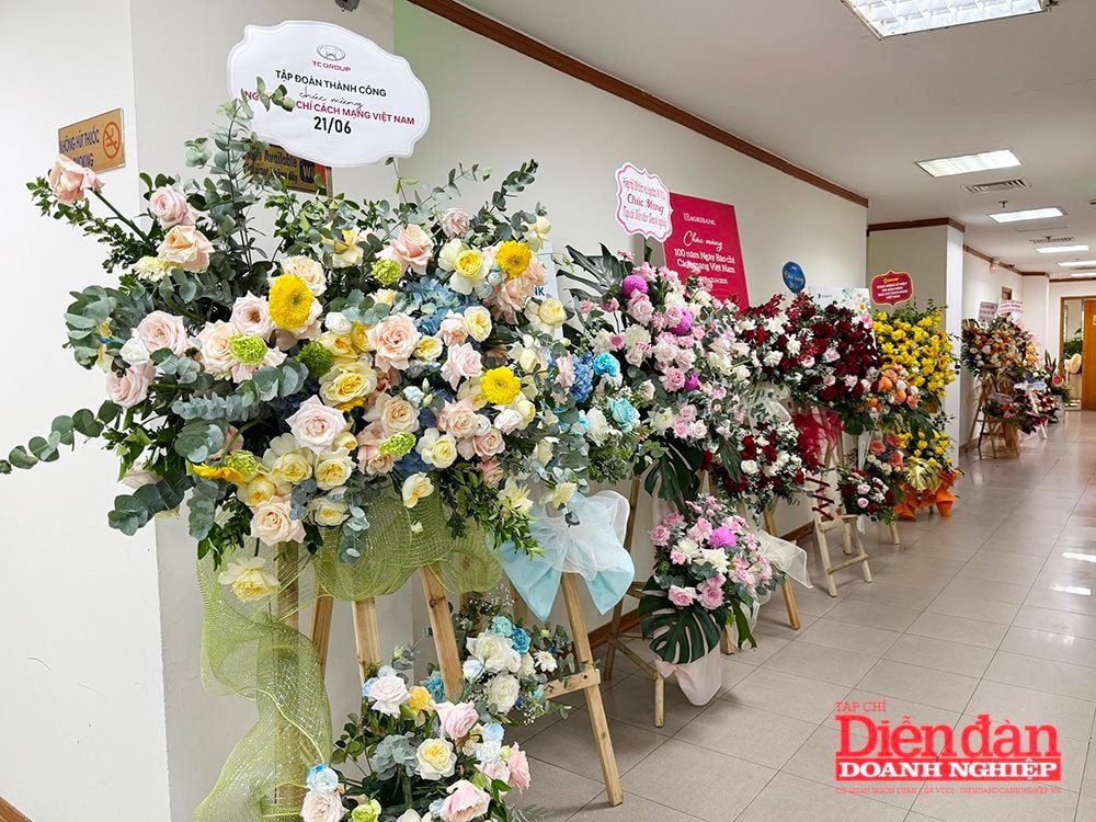 Tạp chí Diễn đàn Doanh nghiệp trân trọng cảm ơn Tạp chí Diễn đàn Doanh nghiệp trân trọng cảm ơn