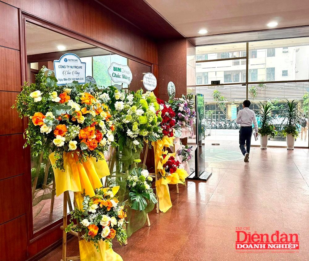 Tạp chí Diễn đàn Doanh nghiệp trân trọng cảm ơn Tạp chí Diễn đàn Doanh nghiệp trân trọng cảm ơn