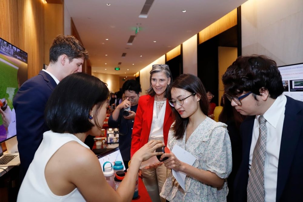 Vinh danh 12 sáng kiến chống ô nhiễm nhựa Vinh danh 12 sáng kiến chống ô nhiễm nhựa