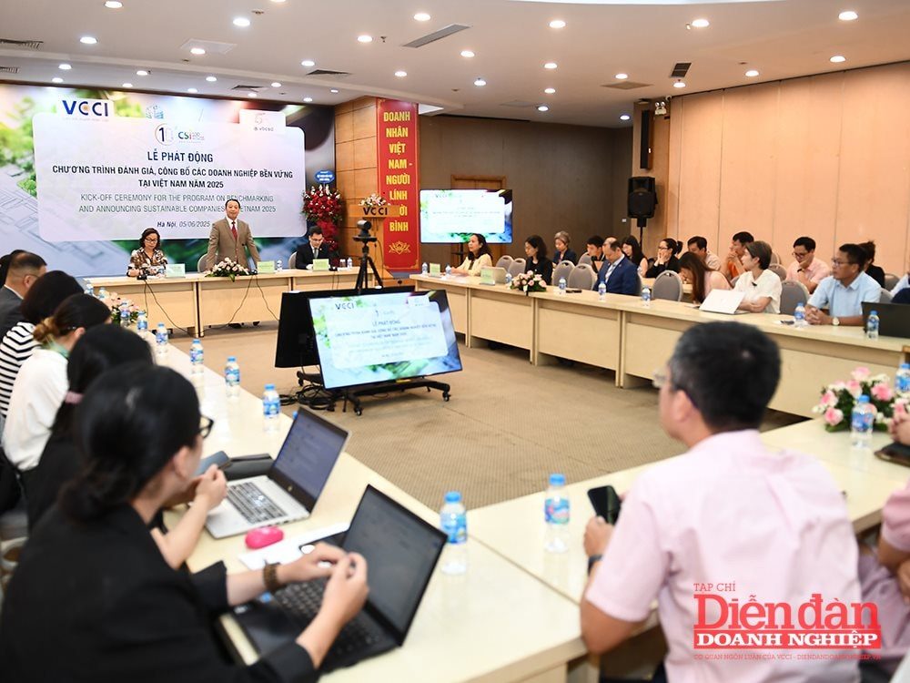 CSI - Mười năm tiên phong bền bỉ bồi đắp nội lực doanh nghiệp Việt CSI - Mười năm tiên phong bền bỉ bồi đắp nội lực doanh nghiệp Việt