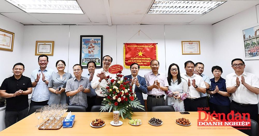 Tạp chí Diễn đàn Doanh nghiệp trân trọng cảm ơn Tạp chí Diễn đàn Doanh nghiệp trân trọng cảm ơn
