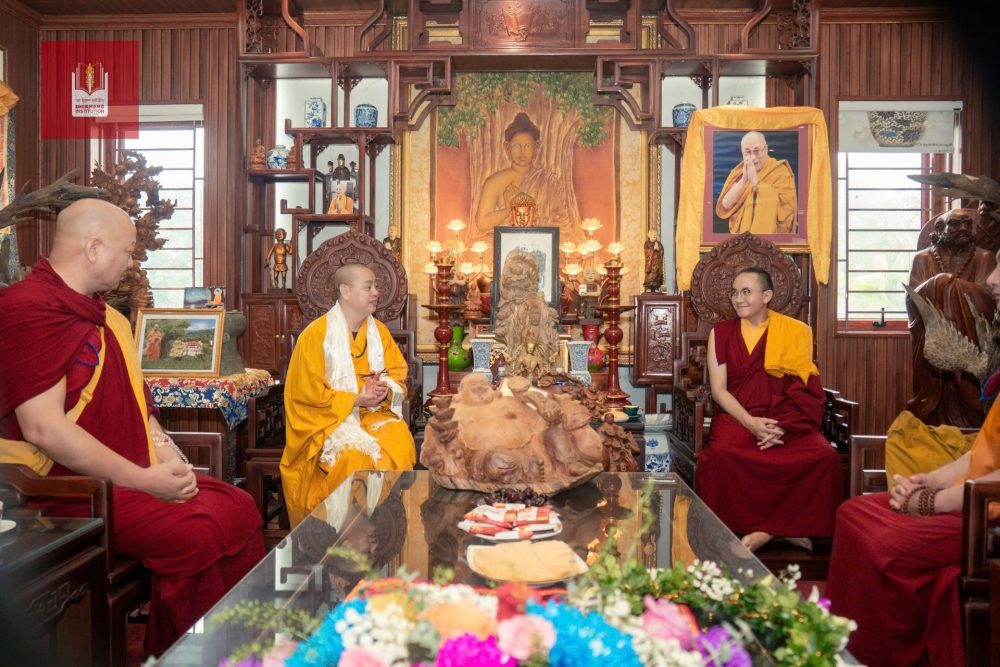 Đoàn phật giáo Nepal tổ chức pháp hội Đạo Sư Lama Norlha tại Chùa Sủi Đoàn phật giáo Nepal tổ chức pháp hội Đạo Sư Lama Norlha tại Chùa Sủi